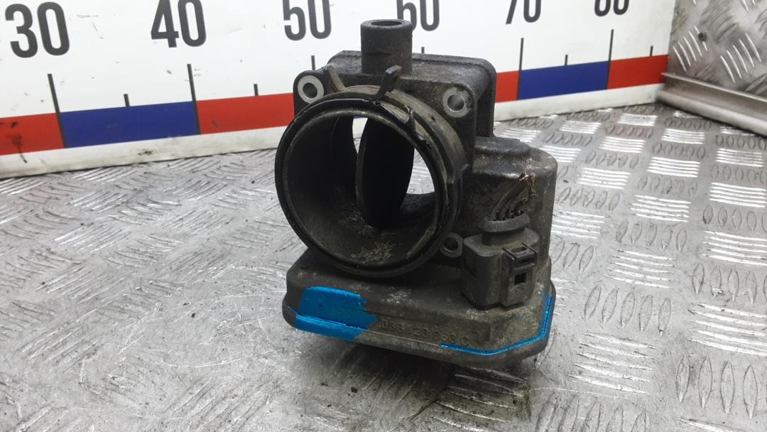 заслонка дроссельная Volkswagen Caddy 3 поколение 2007, 2.0 л., дизель, МКПП, 038128063C, 038128063J - фото №1