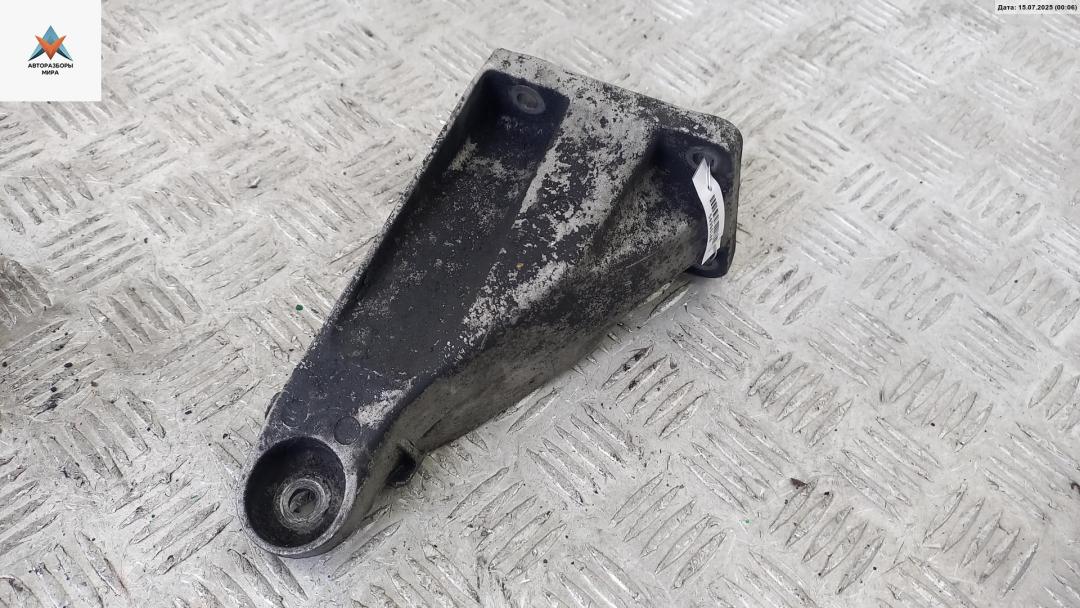 кронштейн двигателя BMW 3 серия E90/E91/E92/E93 2007, 2.0 л., дизель, МКПП, чёрный, седан, 22116768310, 6768310 - фото №1