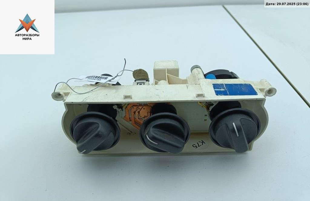 блок управления печки / климат-контроля Opel Vectra B 1998, 1.8 л., бензин, МКПП, синий, универсал, 86323 - фото №1