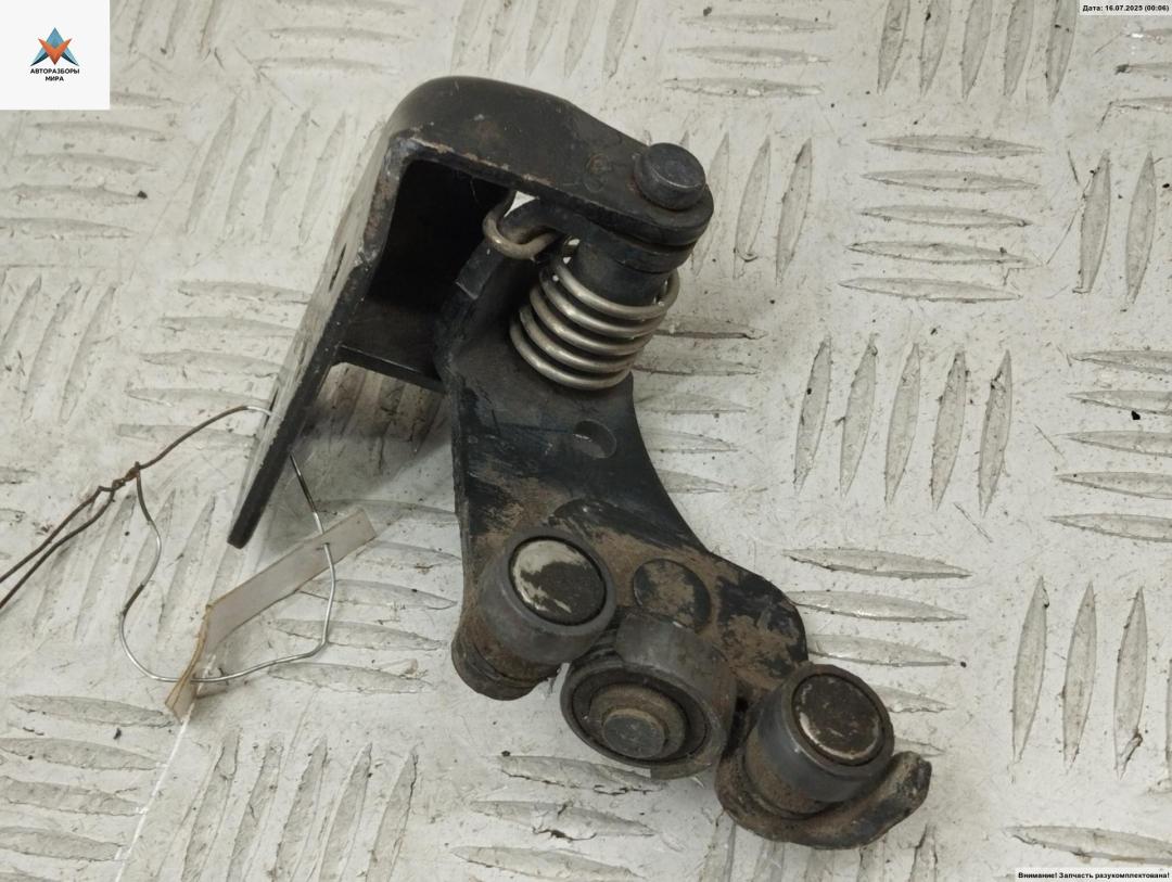 ролик двери сдвижной Ford Tourneo Connect 1 поколение 2008, 1.8 л., дизель, МКПП, серый, фургон, 6T1626800AA - фото №1