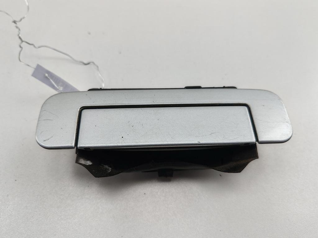 ручка наружная задняя правая Audi A4 B5 1997, 1.8 л., бензин, МКПП, серый, универсал, 4A0839206