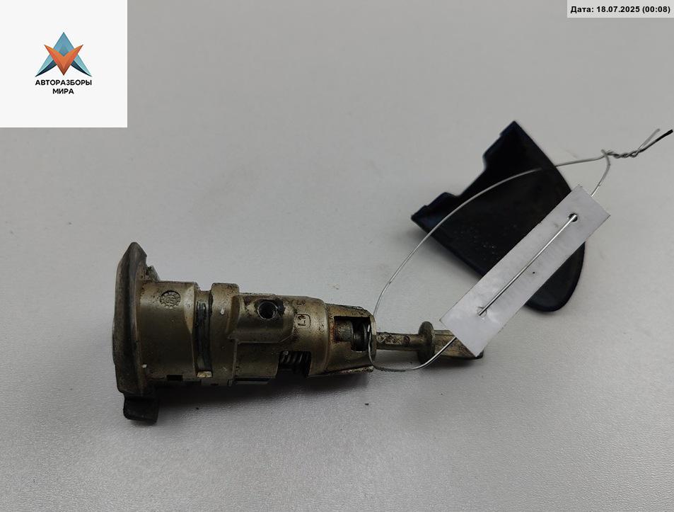 личинка дверного замка Volkswagen Passat B6 2005, 1.6 л., бензин, МКПП, синий, универсал, 3C0837167 - фото №1