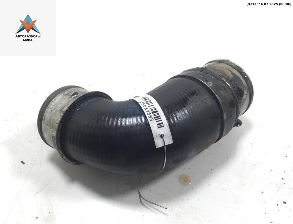 патрубок турбины Volkswagen Touran 1 поколение 2005, 2.0 л., дизель, 1K0145790C - фото №1