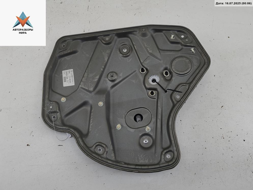 стеклоподъемник электрический задний левый Skoda Octavia mk2 (A5 1Z) 2004, 2.0 л., дизель, МКПП, серый, хетчбэк 5 дв., 1Z0839655A - фото №1