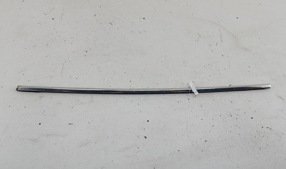 Молдинг стекла двери наружный BMW 5 E39 2001, 2.2 л., бензин, МКПП, чёрный, седан, 7004023