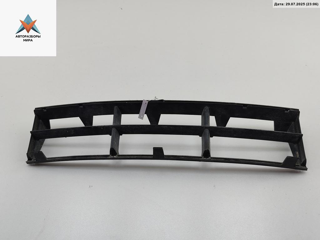 заглушка (решетка) в бампер BMW 5 серия E39 1999, 2.0 л., бензин, МКПП, синий, седан, 8235671 - фото №1