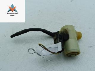 насос (моторчик) омывателя стекла Subaru Legacy 3 поколение 2001, чёрный, универсал