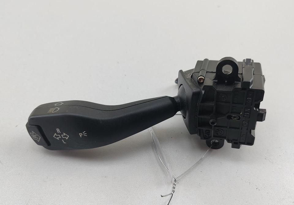 переключатель поворотов BMW 5 E39 2002, 2.2 л., бензин, АКПП, серый, седан, 8363668