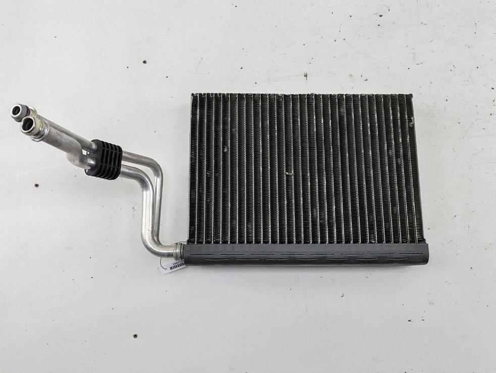 испаритель кондиционера BMW 1 E81/E87 2007, 2.0 л., дизель, МКПП, серый, хетчбэк 5 дв., 668618N845