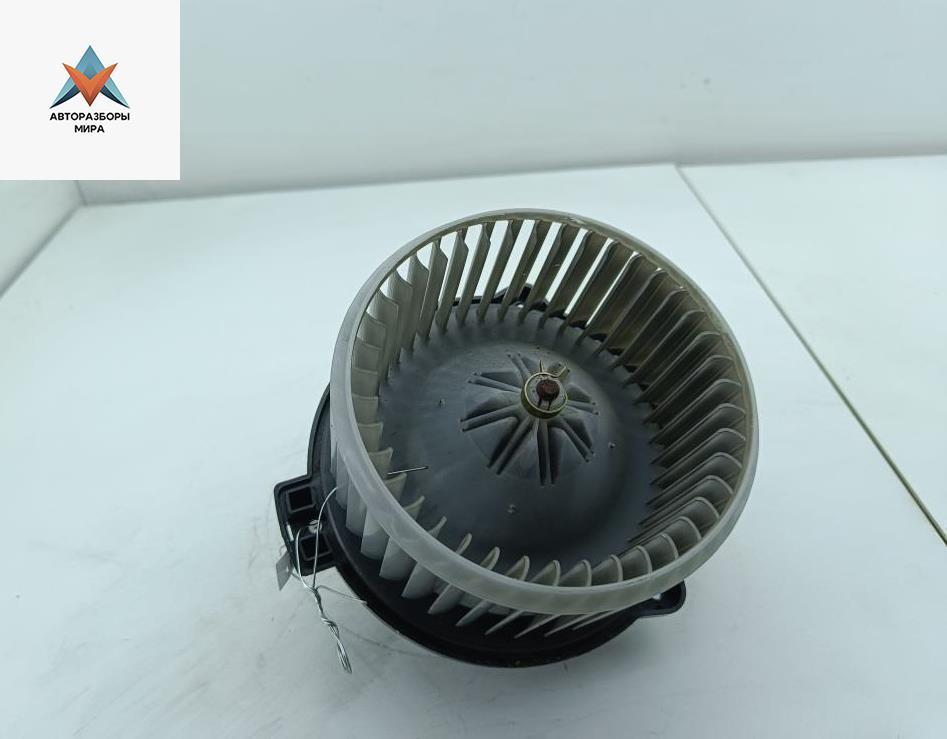 моторчик печки Mitsubishi Space Runner 2 поколение 1999, 2.0 л., бензин, МКПП, красный, минивэн, 1940005102 - фото №1