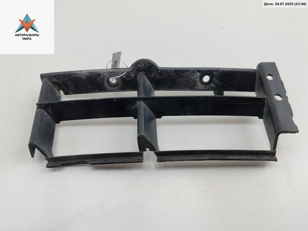 заглушка (решетка) в бампер BMW 5 серия E39 1999, 2.0 л., бензин, МКПП, синий, седан, 8235673 - фото №1