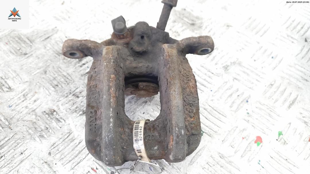 суппорт задний левый BMW 5 серия F07/F10/F11 2011, 2.0 л., дизель, МКПП, чёрный, универсал - фото №1