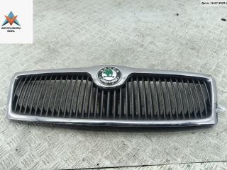 решетка радиатора Skoda Octavia mk2 (A5 1Z) 2004, серый, хетчбэк 5 дв.