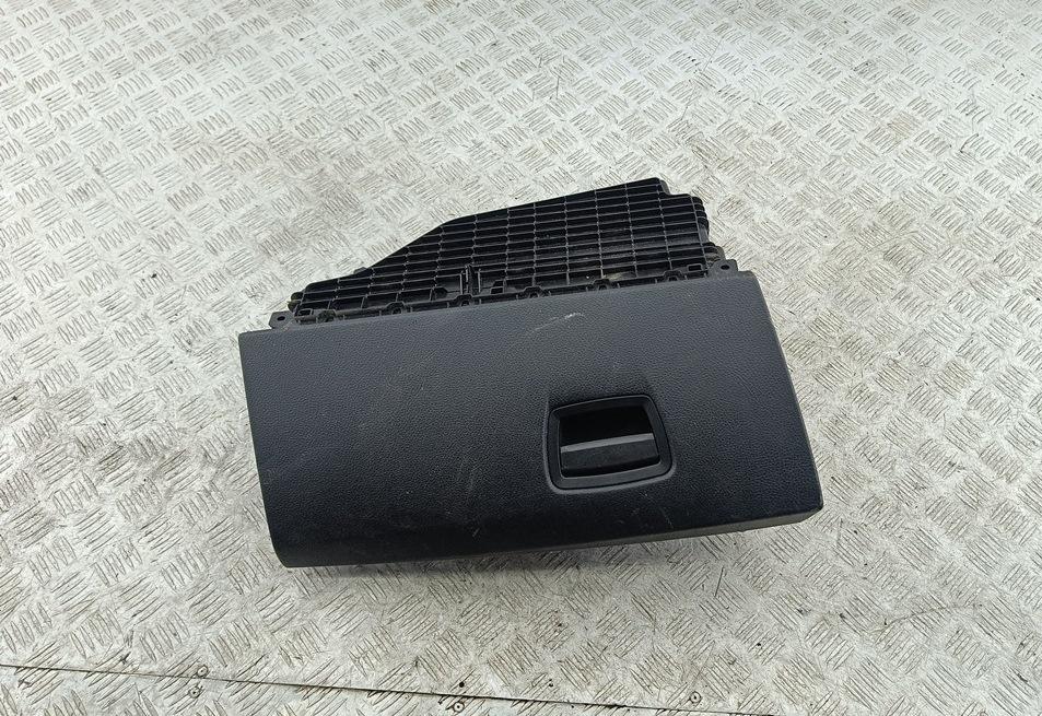 бардачок BMW 5 F10/F11 2011, 2.0 л., дизель, МКПП, чёрный, универсал