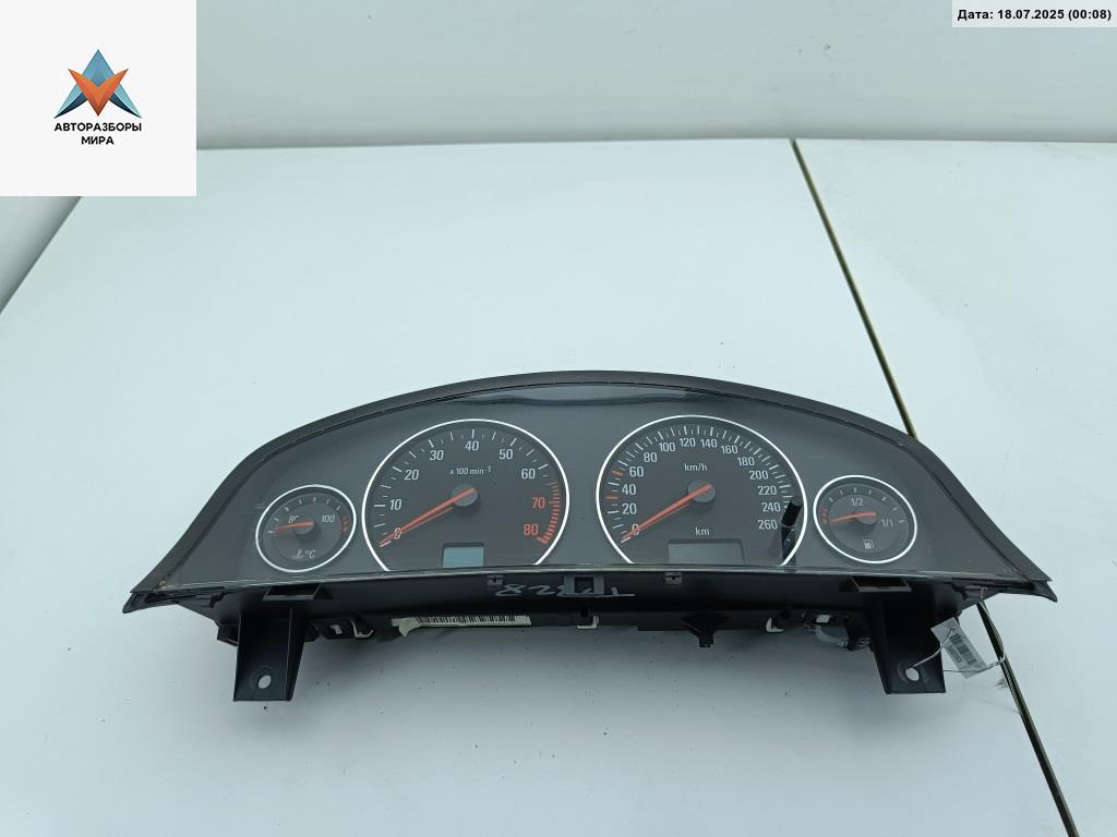 приборная панель Opel Signum C 2003, 2.2 л., бензин, МКПП, серый, хетчбэк 5 дв., 13136725 - фото №1