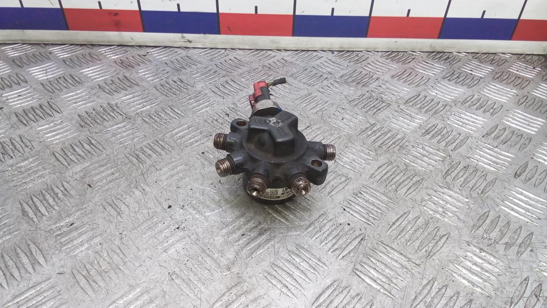 топливная рампа Ford Transit Connect 1 поколение 2007, 1.8 л., дизель, МКПП, 9D280DB - фото №1