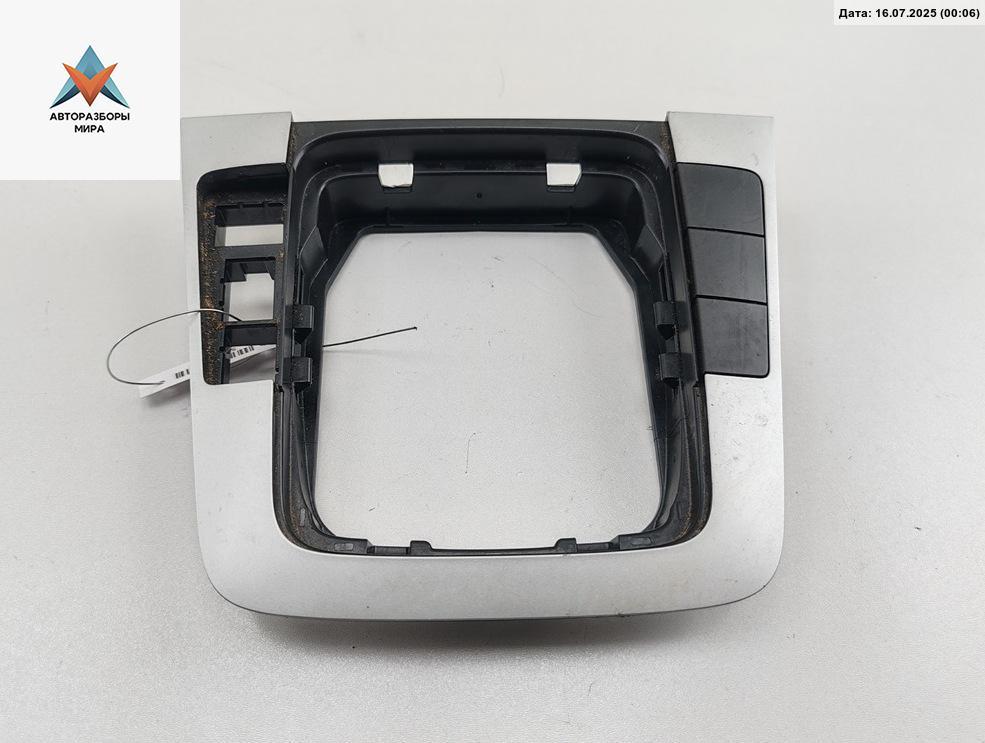 консоль салона (центральная часть) Volkswagen Passat B6 2008, 1.4 л., бензин, МКПП, чёрный, универсал, 3C0864263G - фото №1