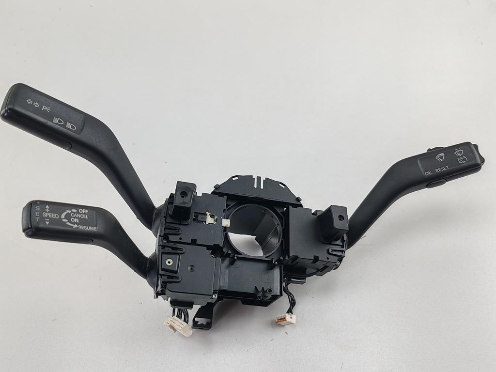 переключатель подрулевой Volkswagen Passat B6 2005, 1.6 л., бензин, МКПП, синий, универсал, 3C9953513