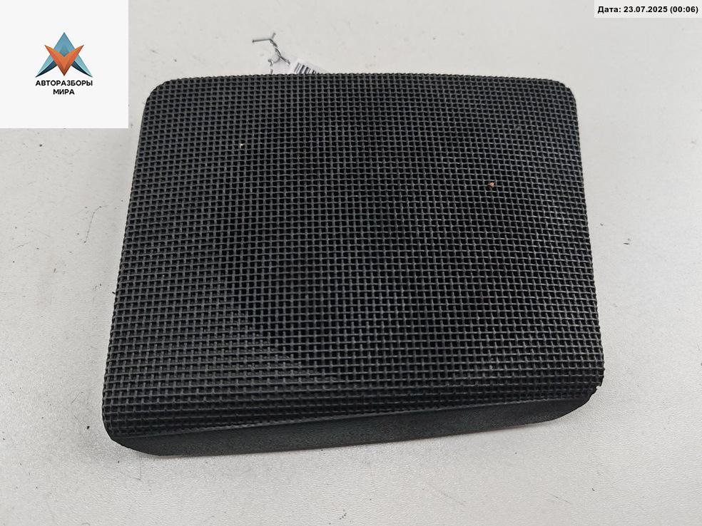 Сетка (решетка) динамика Volkswagen Passat B3 1992, 1.8 л., бензин, МКПП, серый, универсал, 357857228 - фото №1