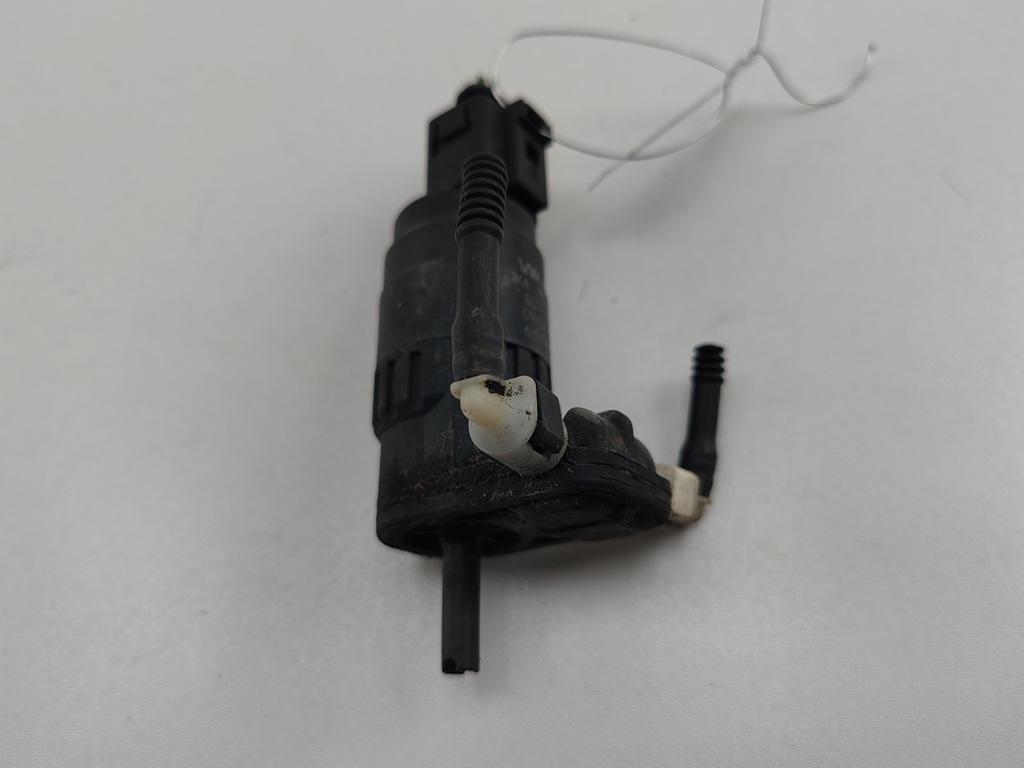 насос (моторчик) омывателя стекла Volkswagen Caddy 3 поколение 2006, жёлтый, фургон, 1K6955651 - фото №1