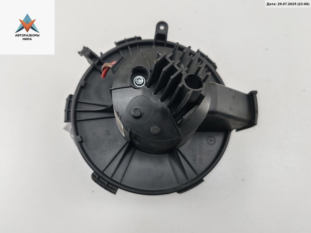 моторчик печки Opel Zafira 2 поколение (B) 2006, 1.8 л., бензин, МКПП, серый, минивэн, D8087 - фото №1