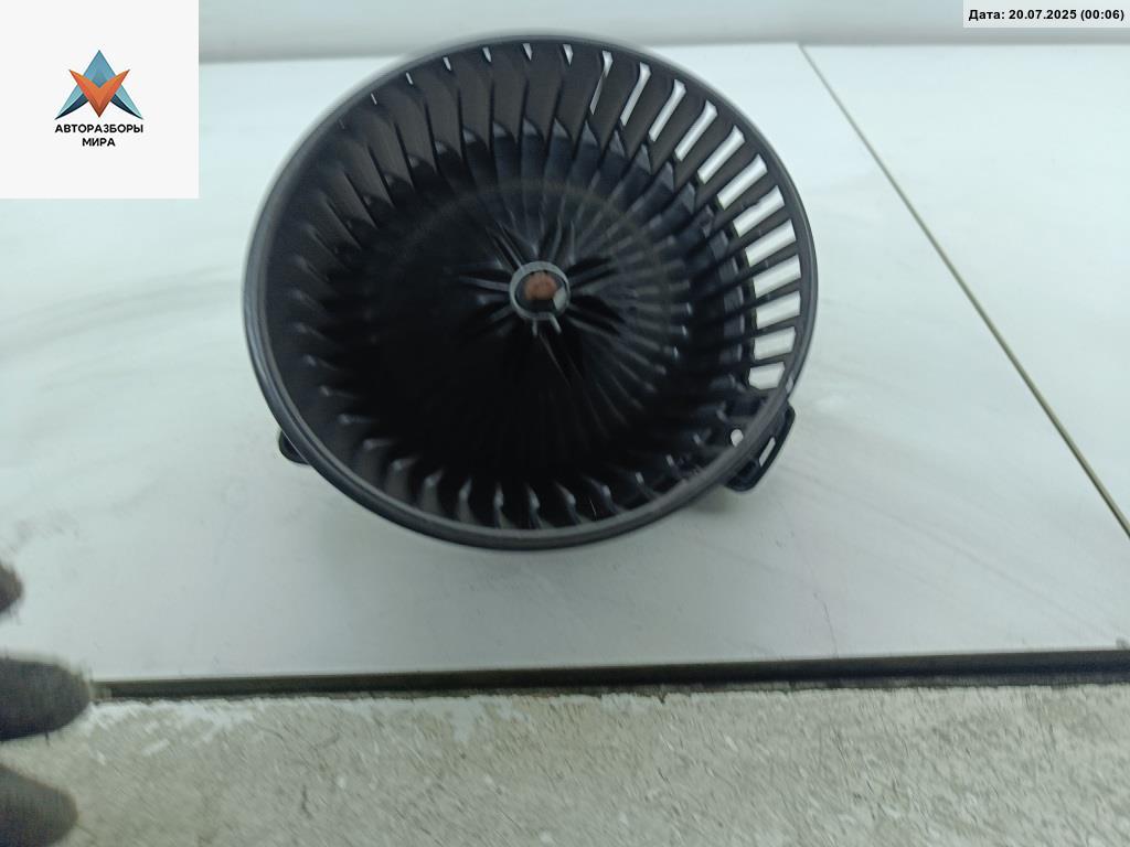 моторчик печки Kia Rio 2 поколение 2006, 1.4 л., бензин, МКПП, синий, хетчбэк 5 дв., F00S3B2243 - фото №1