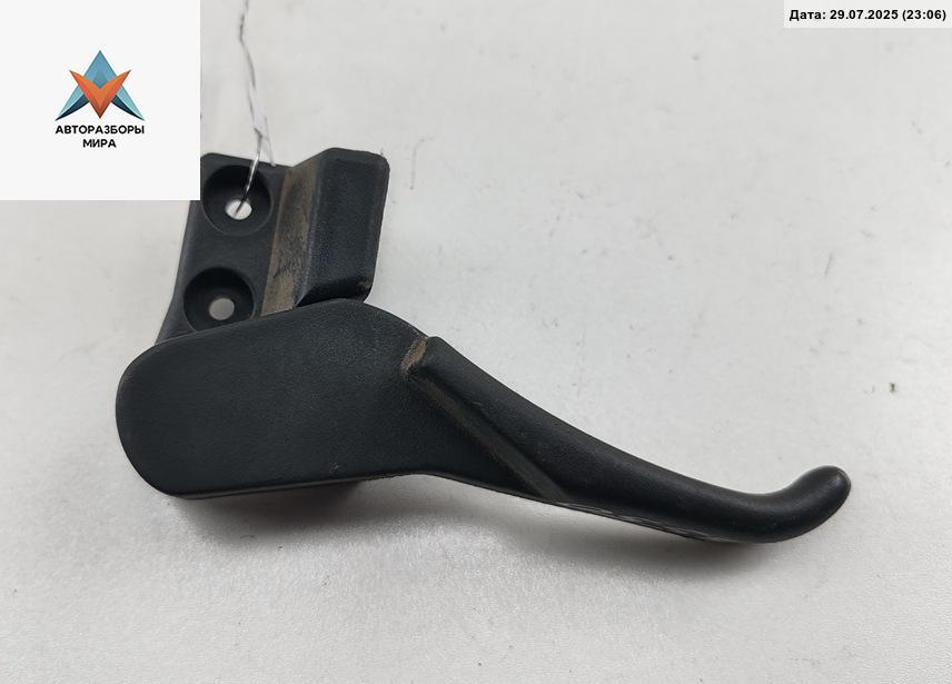 ручка открывания капота Volkswagen Passat B5 1998, 1.8 л., бензин, МКПП, зелёный, универсал, 3B1823533 - фото №1