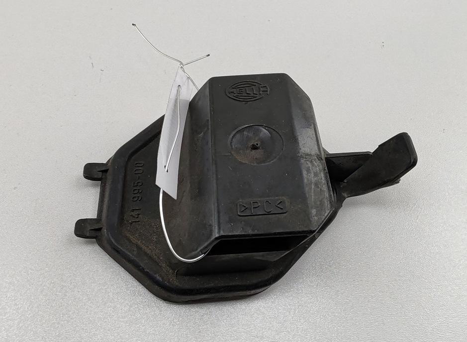 Крышка (заглушка) задняя фары Volkswagen Passat B4 1996, 1.8 л., бензин, МКПП, красный, универсал, 14199500