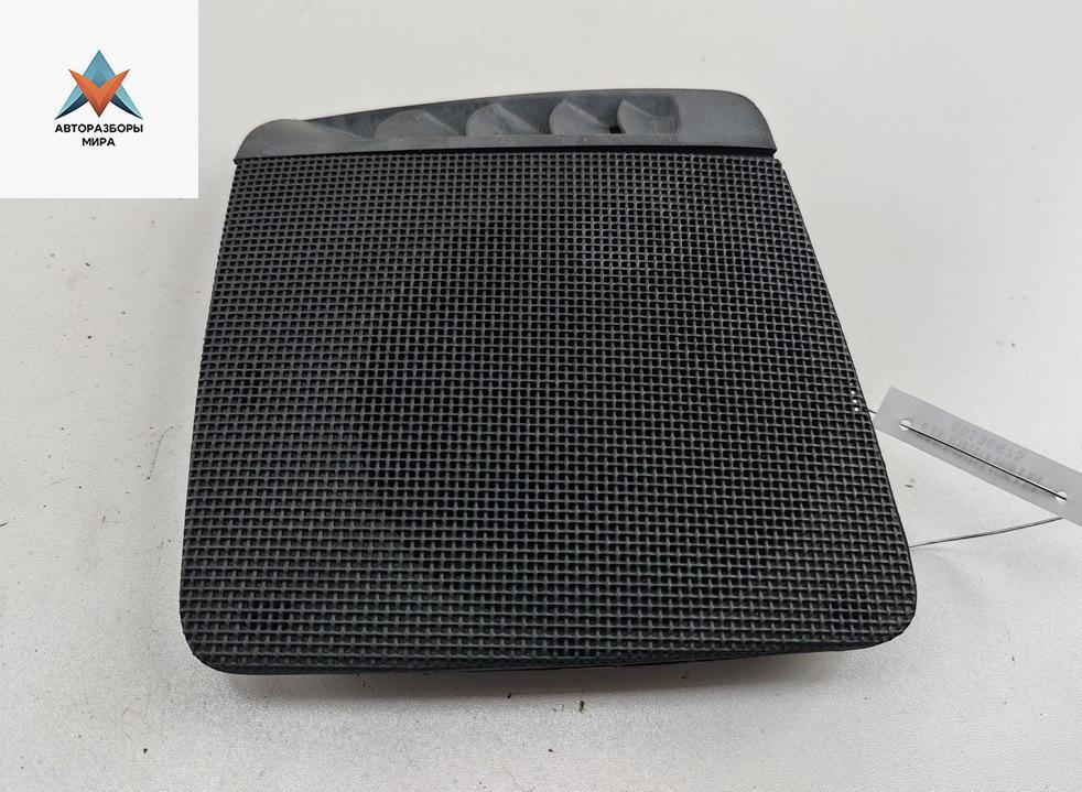 Сетка (решетка) динамика Volkswagen Passat B3 1992, 1.8 л., бензин, МКПП, серый, универсал, 357857227A - фото №1