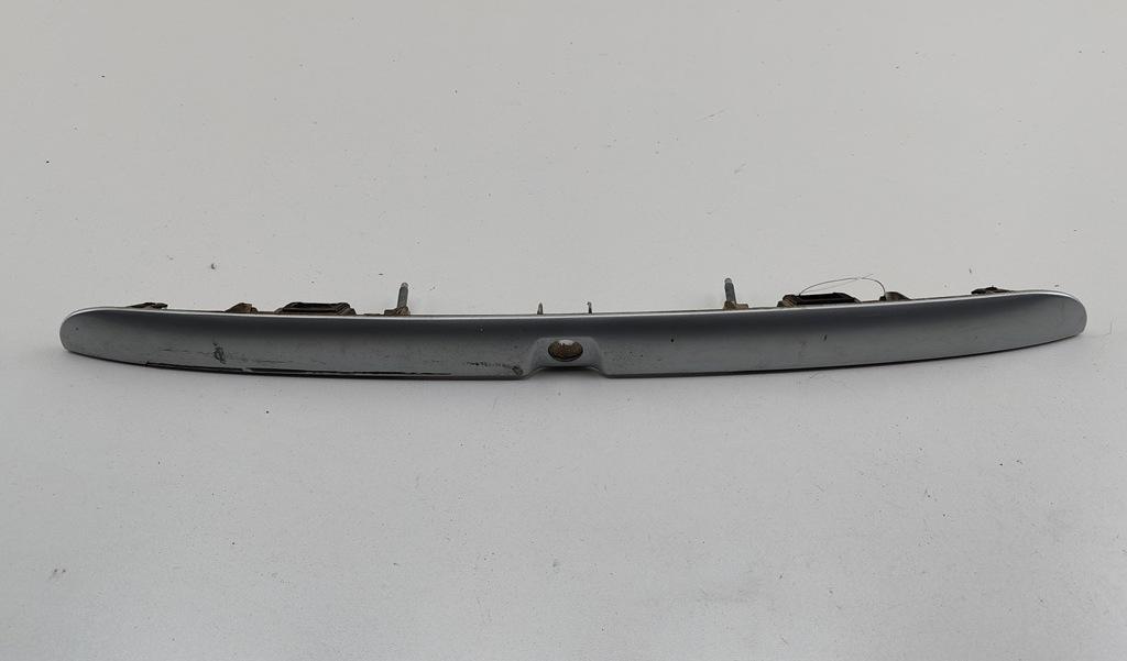 накладка подсветки номера Audi A4 B5 1997, 1.8 л., бензин, МКПП, серый, универсал, 8D9827574