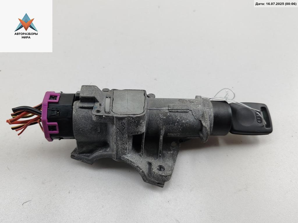 замок зажигания Audi A6 4B/C5 1999, 2.4 л., бензин, МКПП, серый, седан, 4B0905851C - фото №1