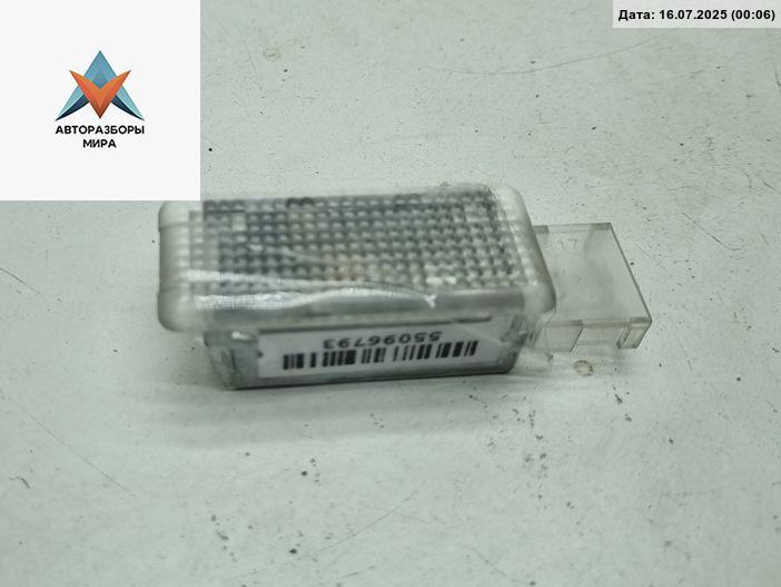 фонарь салона (плафон) Volkswagen Passat B6 2008, 1.4 л., бензин, МКПП, чёрный, универсал, 6L0947565 - фото №1