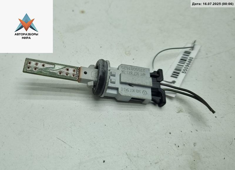 датчик температуры Volkswagen Passat B6 2008, 1.4 л., бензин, МКПП, чёрный, универсал, 1K0907543E - фото №1