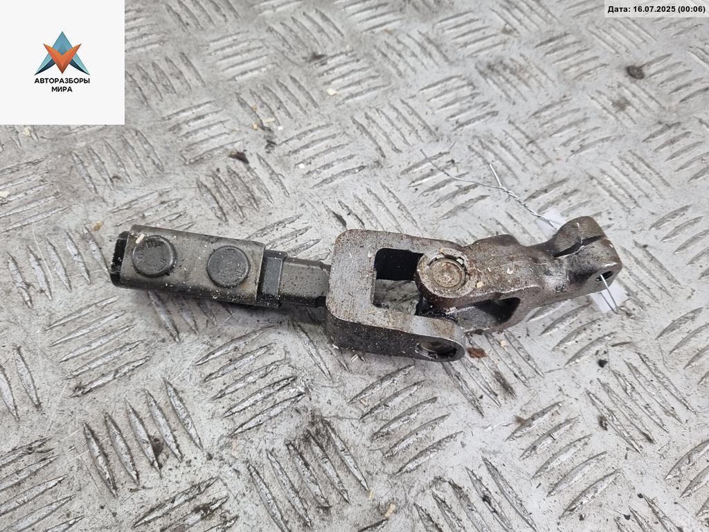 рулевой карданчик Volkswagen Golf 3 поколение 1995, 1.6 л., бензин, МКПП, чёрный, хетчбэк 5 дв., 1H0419955 - фото №1