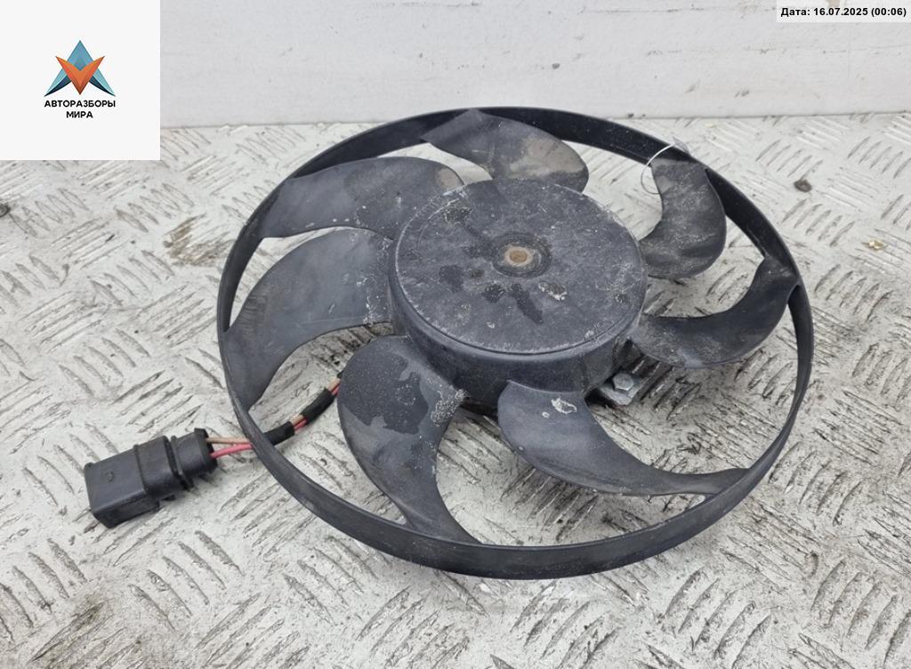 вентилятор радиатора Volkswagen Golf 5 поколение 2005, 1.4 л., бензин, МКПП, чёрный, хетчбэк 5 дв., 1K0959455ES - фото №1