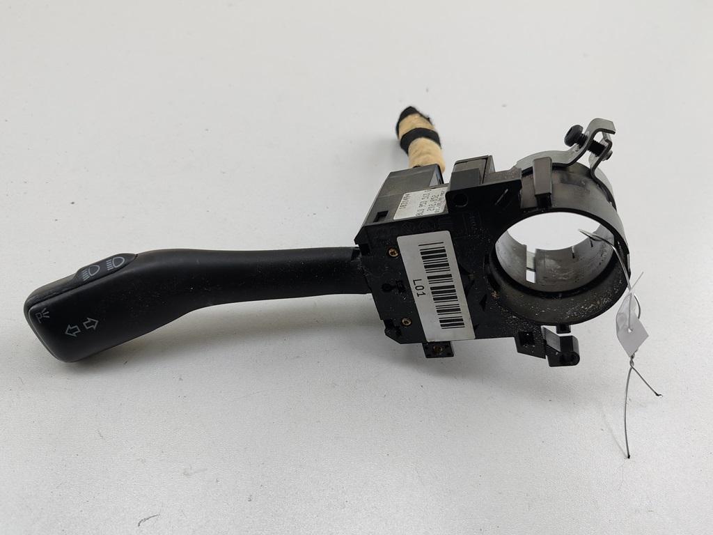 переключатель поворотов Audi A6 C5 1998, 2.5 л., дизель, АКПП, чёрный, универсал, 8L0953513G