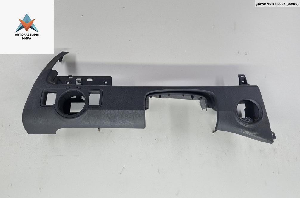 накладка на торпедо (консоль) Volkswagen Passat B6 2008, 1.4 л., бензин, МКПП, чёрный, универсал, 3C1857200 - фото №1