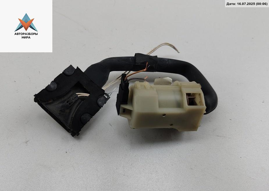 нагнетатель воздуха (компрессор) Audi A4 B5 1997, 1.8 л., бензин, МКПП, серый, универсал, 4A0820545 - фото №1