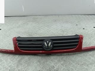 решетка радиатора Volkswagen Passat B4 1996, красный, универсал