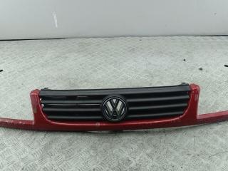 решетка радиатора Volkswagen Passat B4 1996, красный, универсал