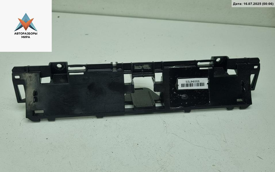 накладка на торпедо (консоль) Volkswagen Passat B6 2005, 1.6 л., бензин, МКПП, синий, универсал, 3C1857318C - фото №1