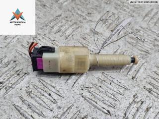 Датчик (включатель) стоп-сигнала Volkswagen Passat B5 1999, 1.9 л., дизель, МКПП, синий, универсал, 4A0945515A