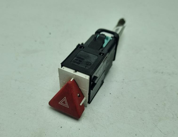 кнопка аварийной сигнализации Volkswagen Passat B6 2005, 1.6 л., бензин, МКПП, синий, универсал, 3C0953508