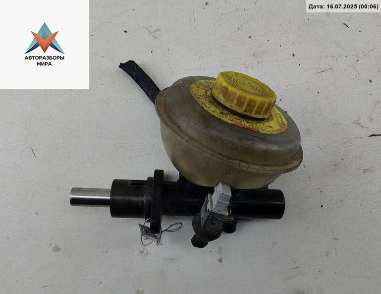 цилиндр тормозной главный Audi 100 4A/C4 1992, 2.6 л., бензин, МКПП, чёрный, универсал - фото №1