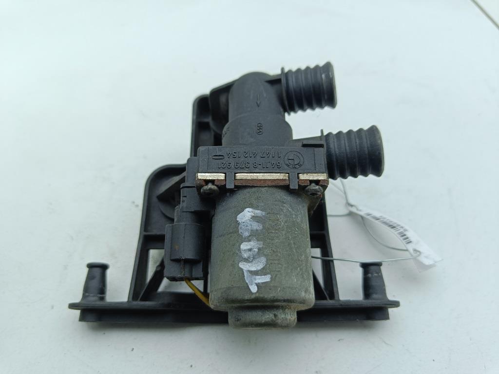 кран отопителя (печки) BMW 5 E39 2001, 2.2 л., бензин, МКПП, серый, седан, 8379921 - фото №1
