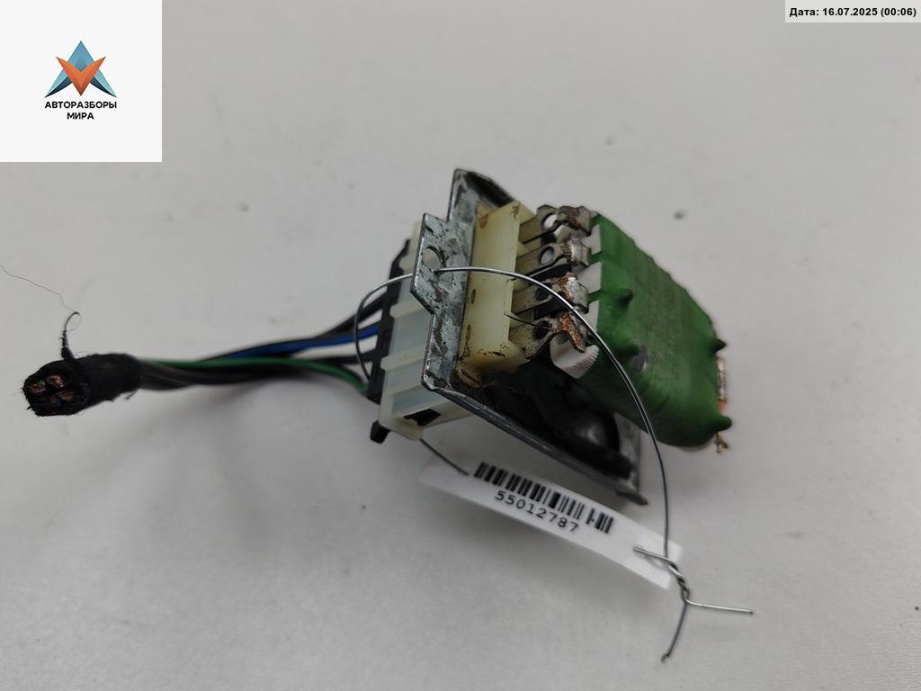 сопротивление печки Volkswagen Passat B4 1996, 1.8 л., бензин, МКПП, красный, универсал, 701959263A - фото №1