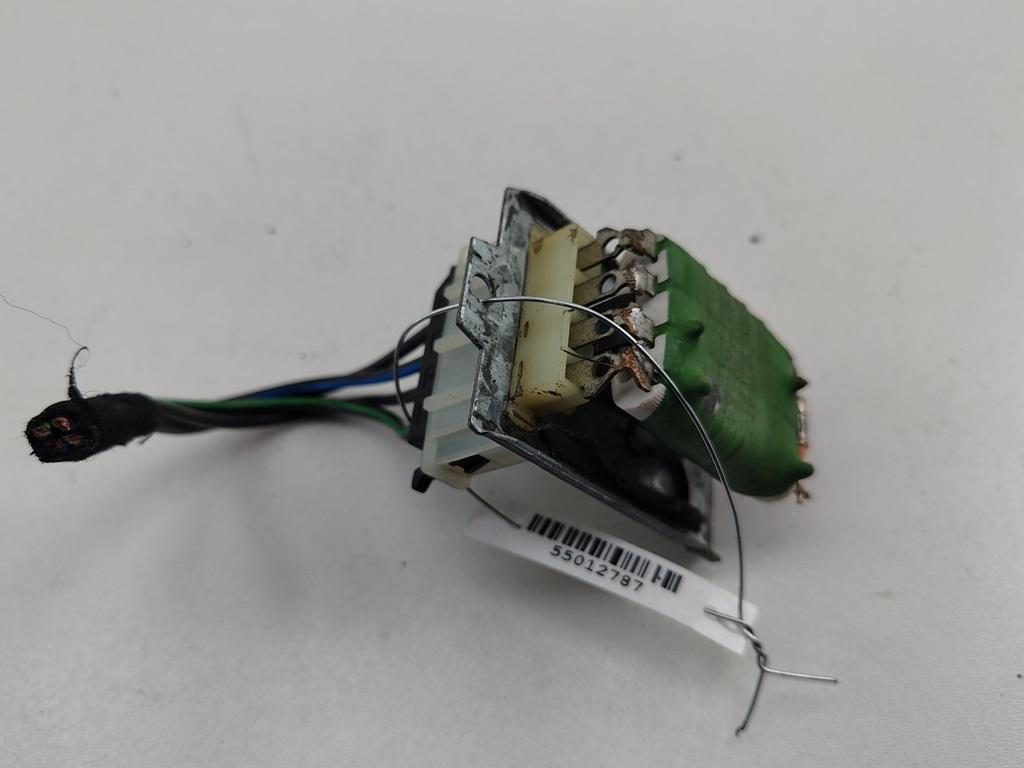 сопротивление печки Volkswagen Passat B4 1996, 1.8 л., бензин, МКПП, красный, универсал, 701959263A