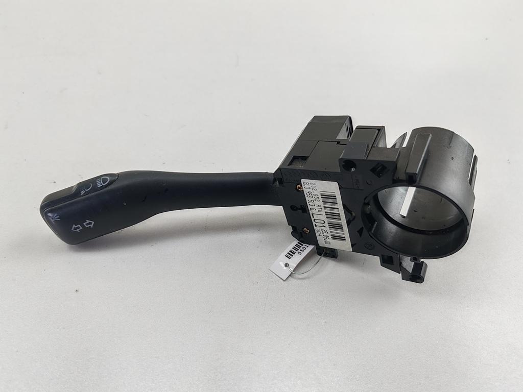 переключатель поворотов Volkswagen Passat B5 1999, 1.9 л., дизель, МКПП, синий, универсал, 8L0953513 - фото №1