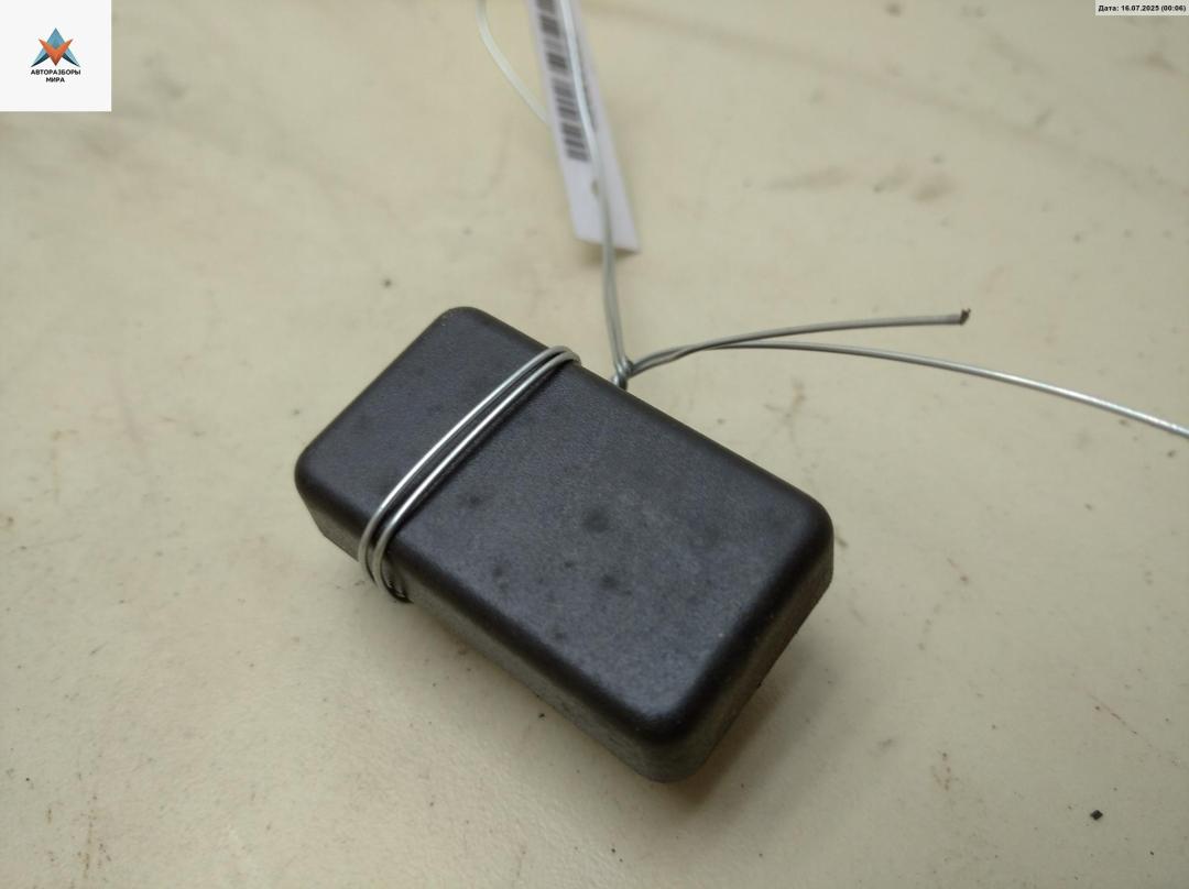 заглушка Volkswagen Transporter T4 1995, 2.4 л., дизель, МКПП, белый, микроавтобус, 357957087 - фото №1