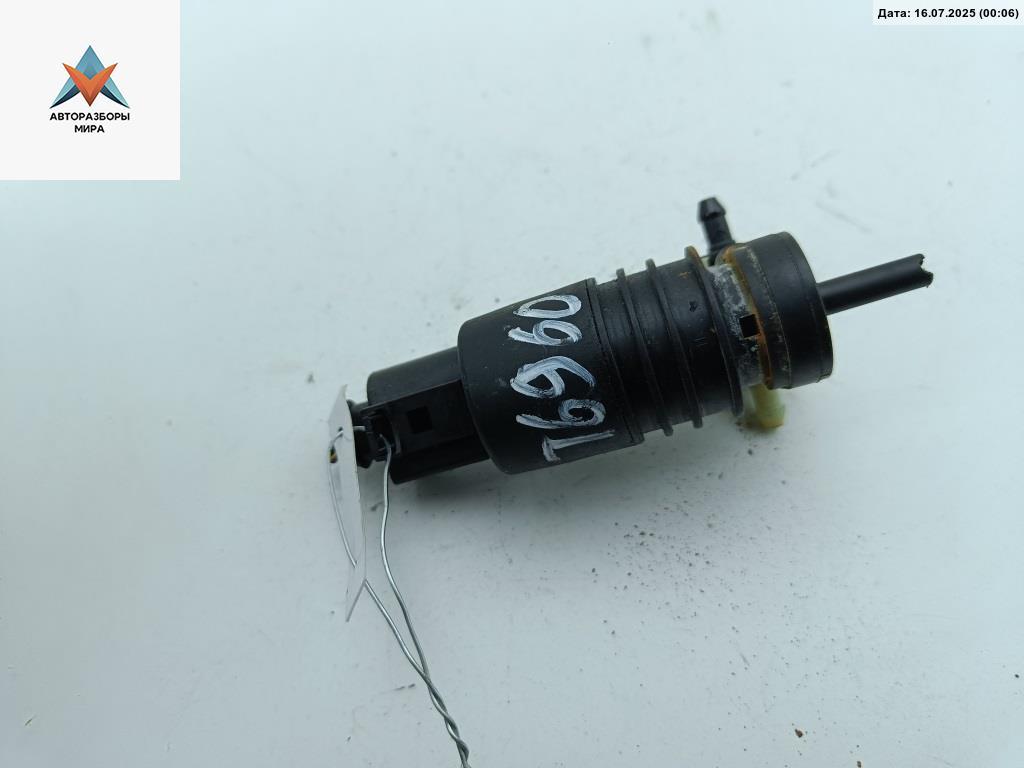 насос (моторчик) омывателя стекла Mercedes-Benz B-Класс W245 2006, серый, минивэн - фото №1